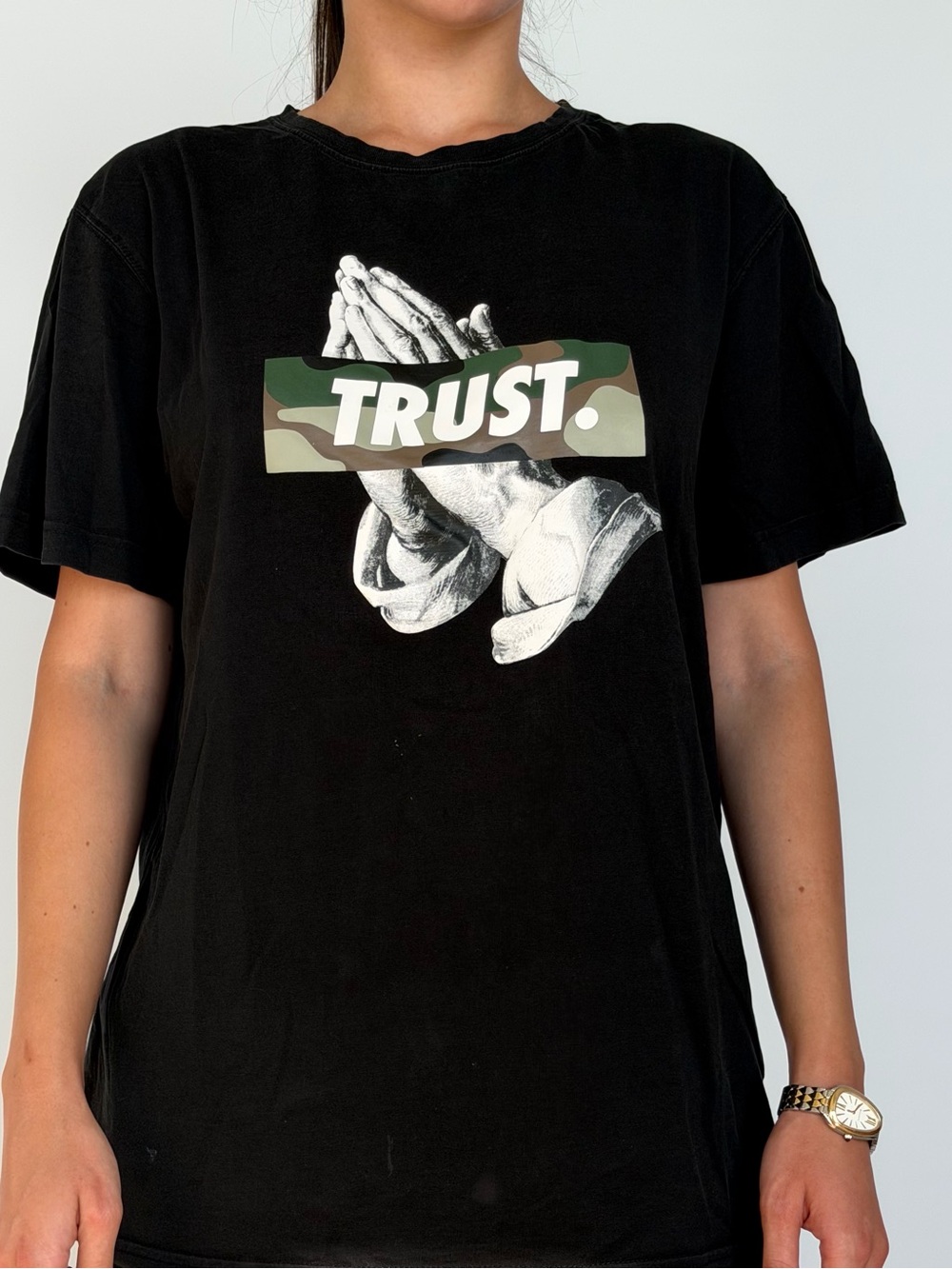 Black Graphic 'TRUST.' Tee with Praying Hands